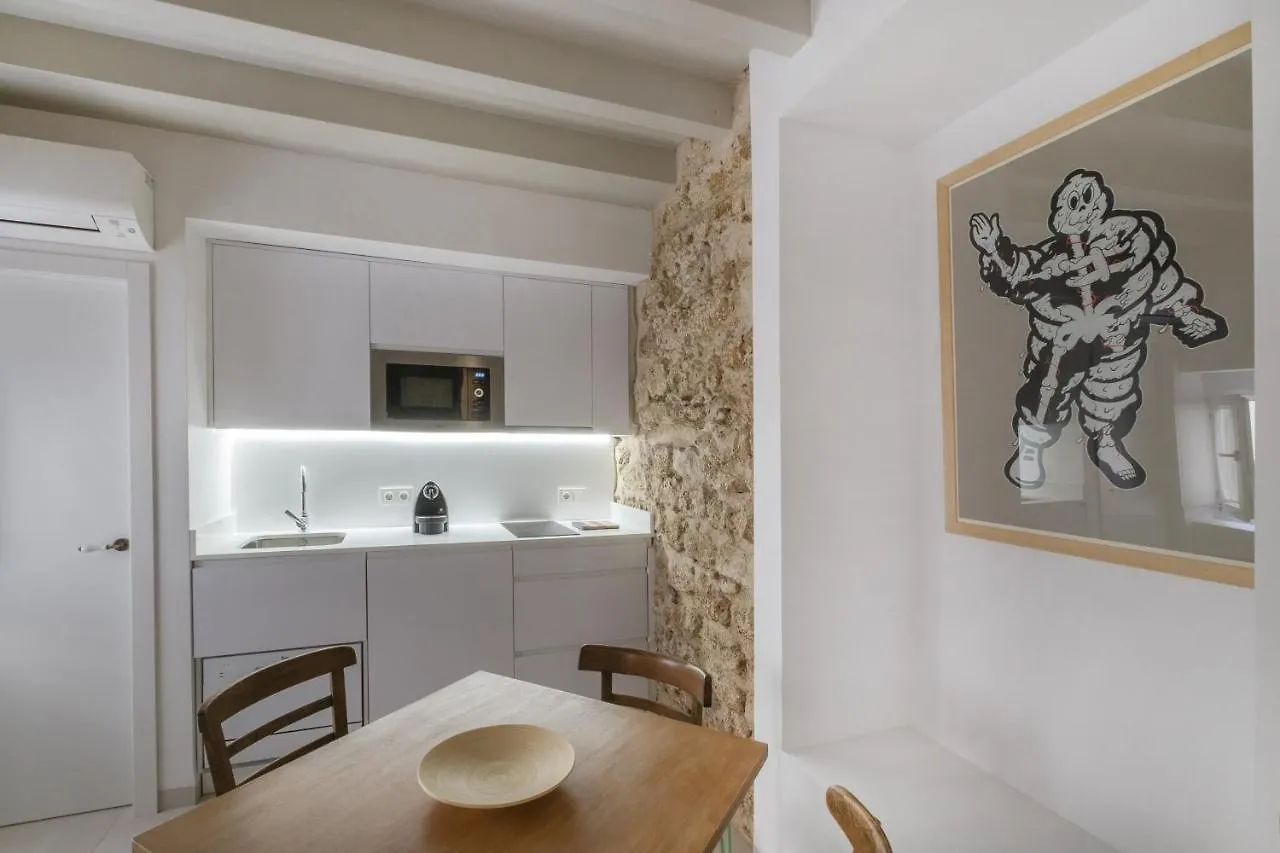Apartment Casa La Muralla Medieval By Cadiz4Rentals