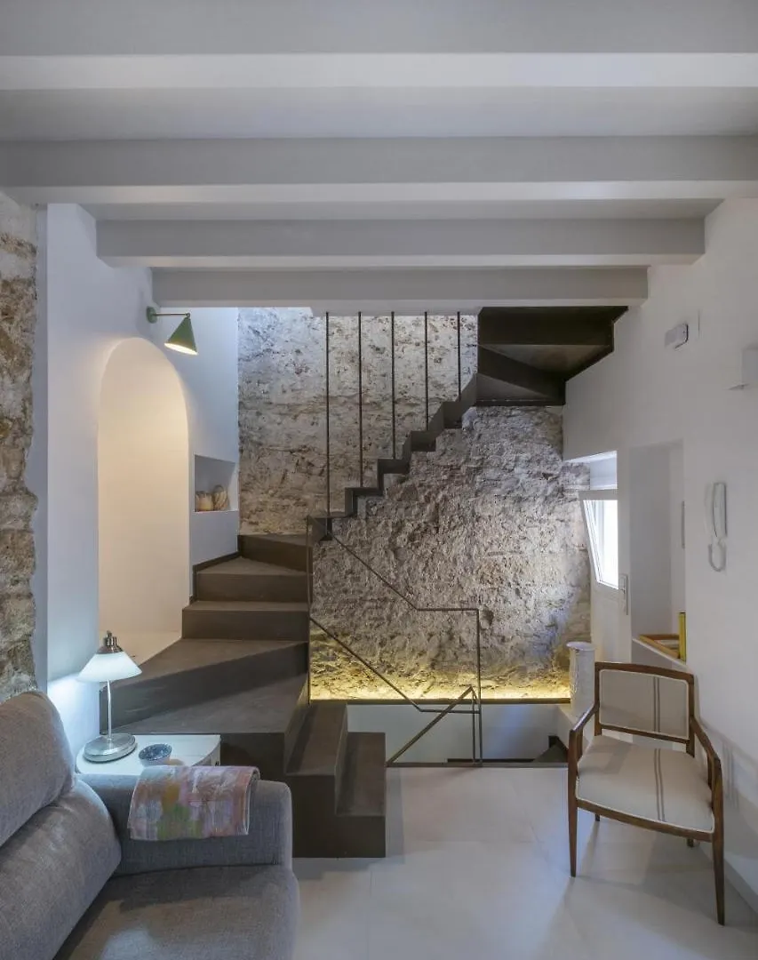 Apartment Casa La Muralla Medieval By Cadiz4Rentals