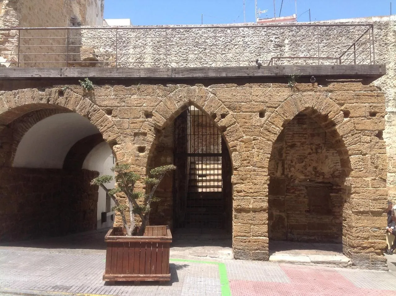 Apartment Casa La Muralla Medieval By Cadiz4Rentals